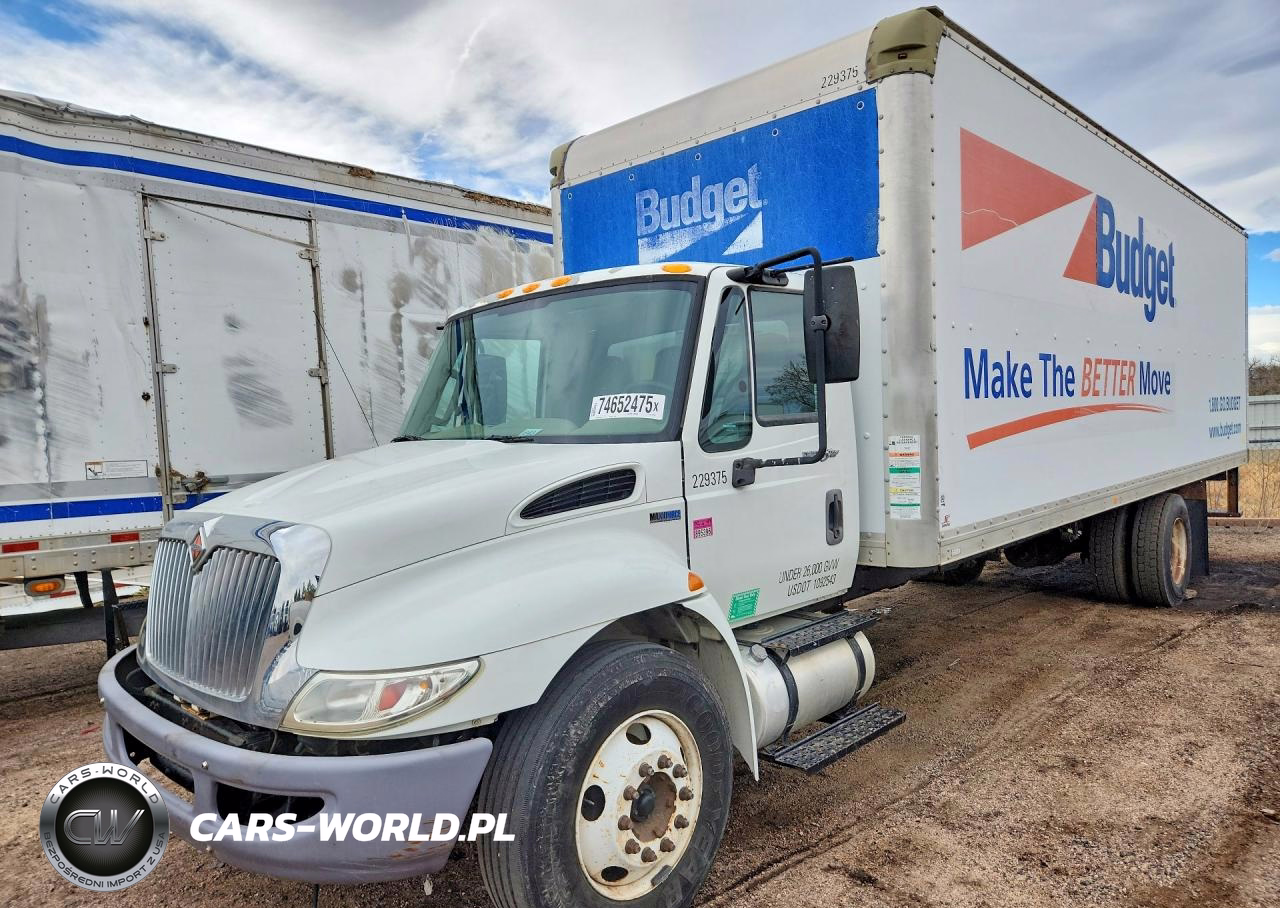 2013 International 4300 Box Truck