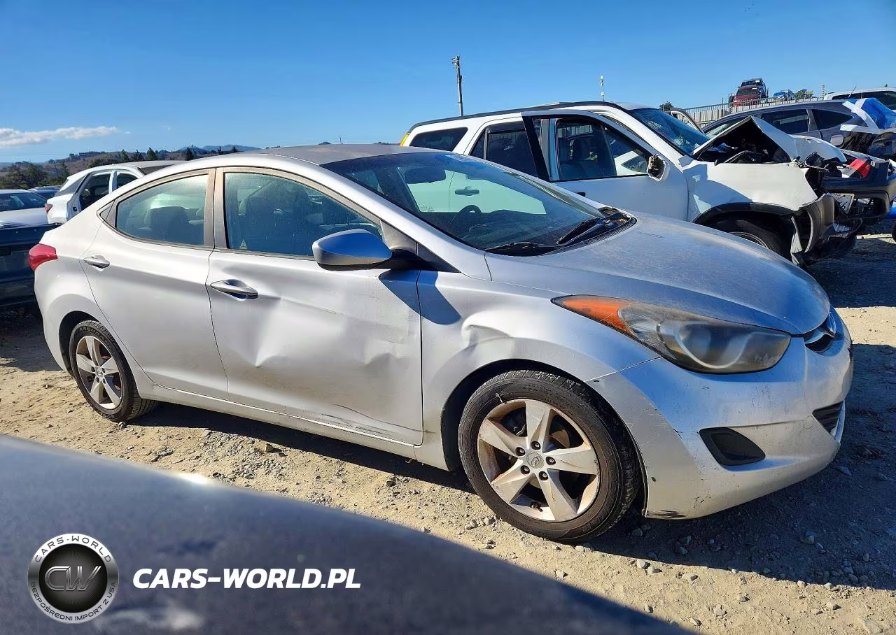 2011 Hyundai Elantra Gls VIN:KMHDH4AE5BU134070 - 4