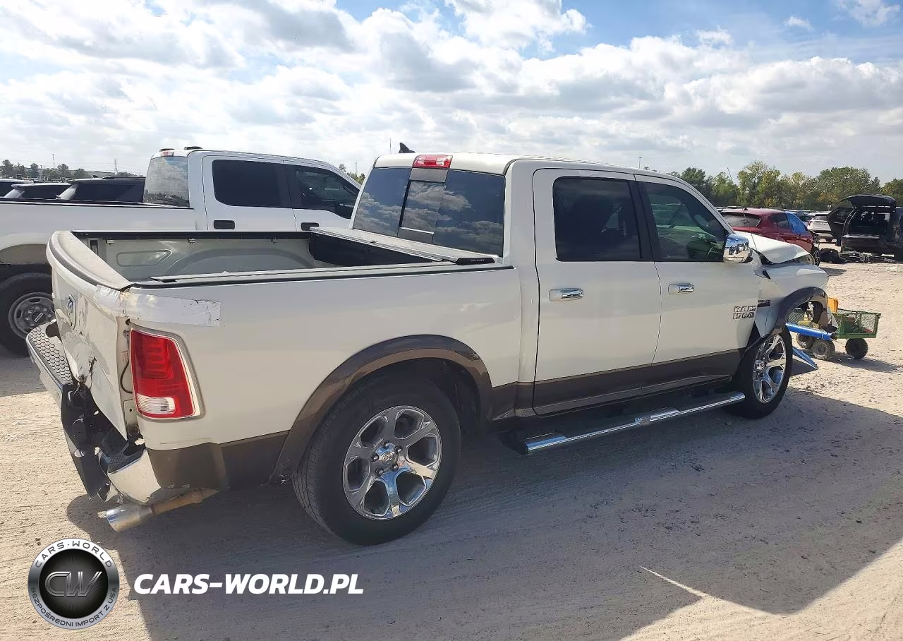 2018 Ram 1500 Laramie VIN:1C6RR6NTXJS100509 - 3