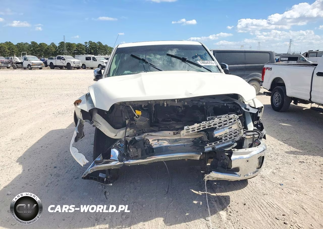 2018 Ram 1500 Laramie VIN:1C6RR6NTXJS100509 - 5