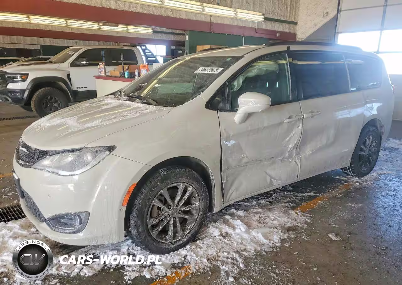 2020 Chrysler Pacifica Touring L