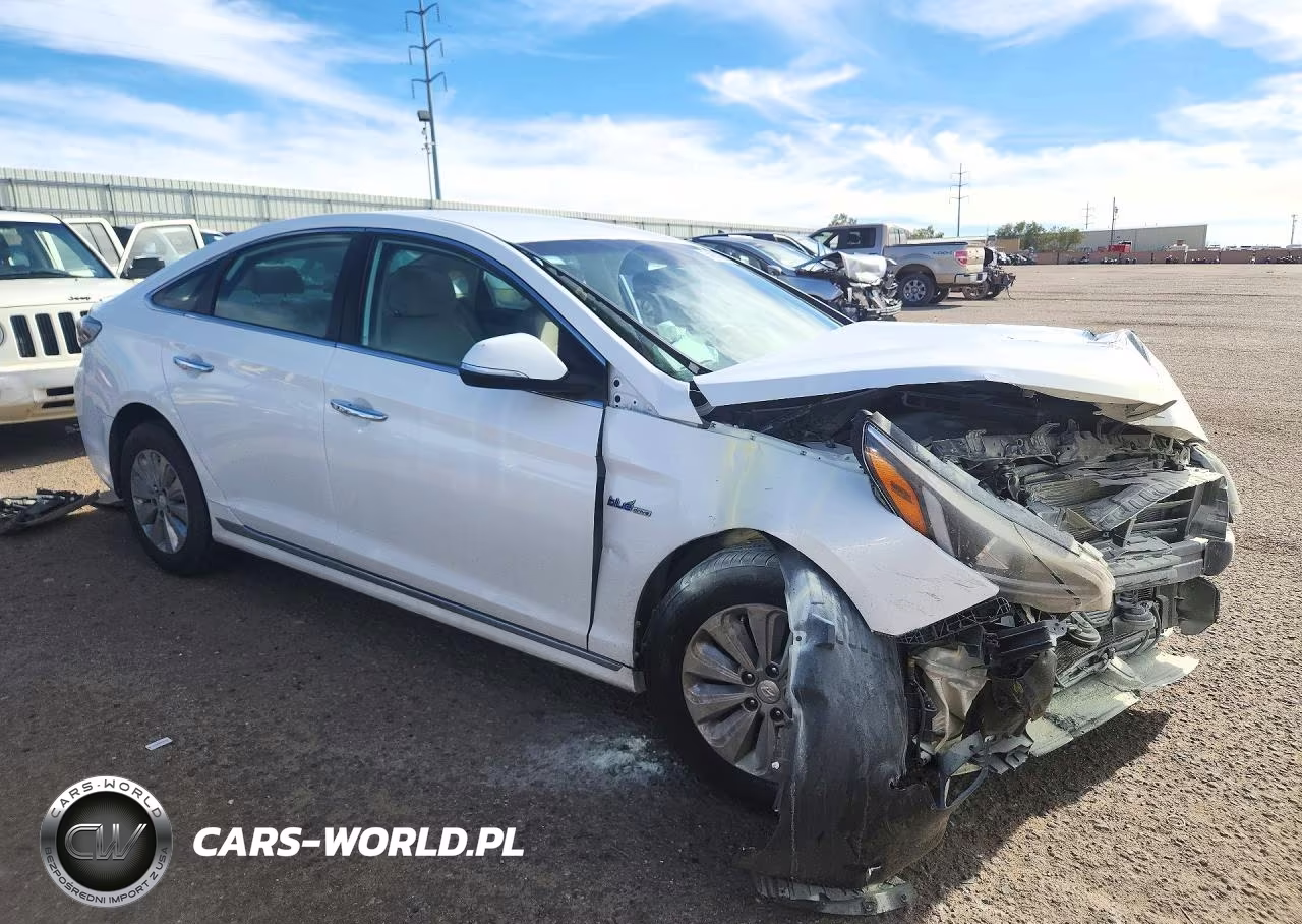 2017 Hyundai Sonata Hybrid Se VIN:KMHE24L1XHA059232 - 4