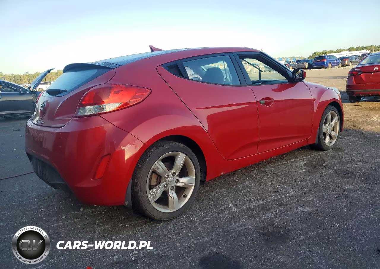 2015 Hyundai Veloster Base VIN:KMHTC6AD6FU245021 - 3