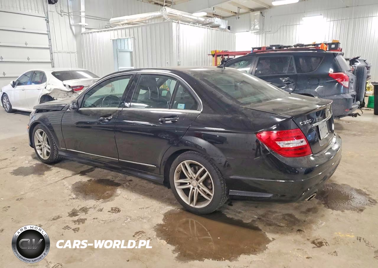 2014 Mercedes-Benz C 300 4Matic VIN:WDDGF8AB4ER306235 - 2