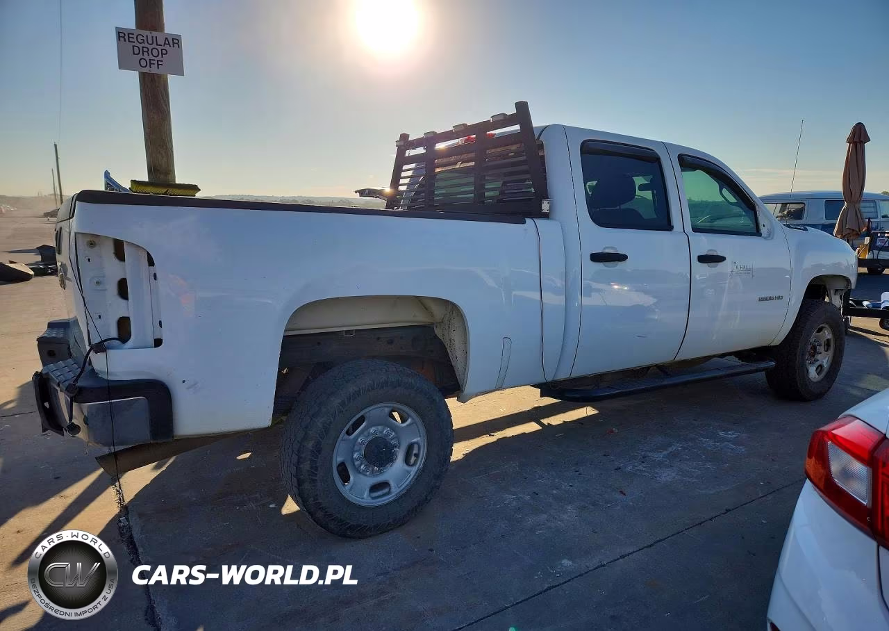 2014 Chevrolet Silverado C2500 Heavy Duty VIN:1GC1CVCG5EF180372 - 3