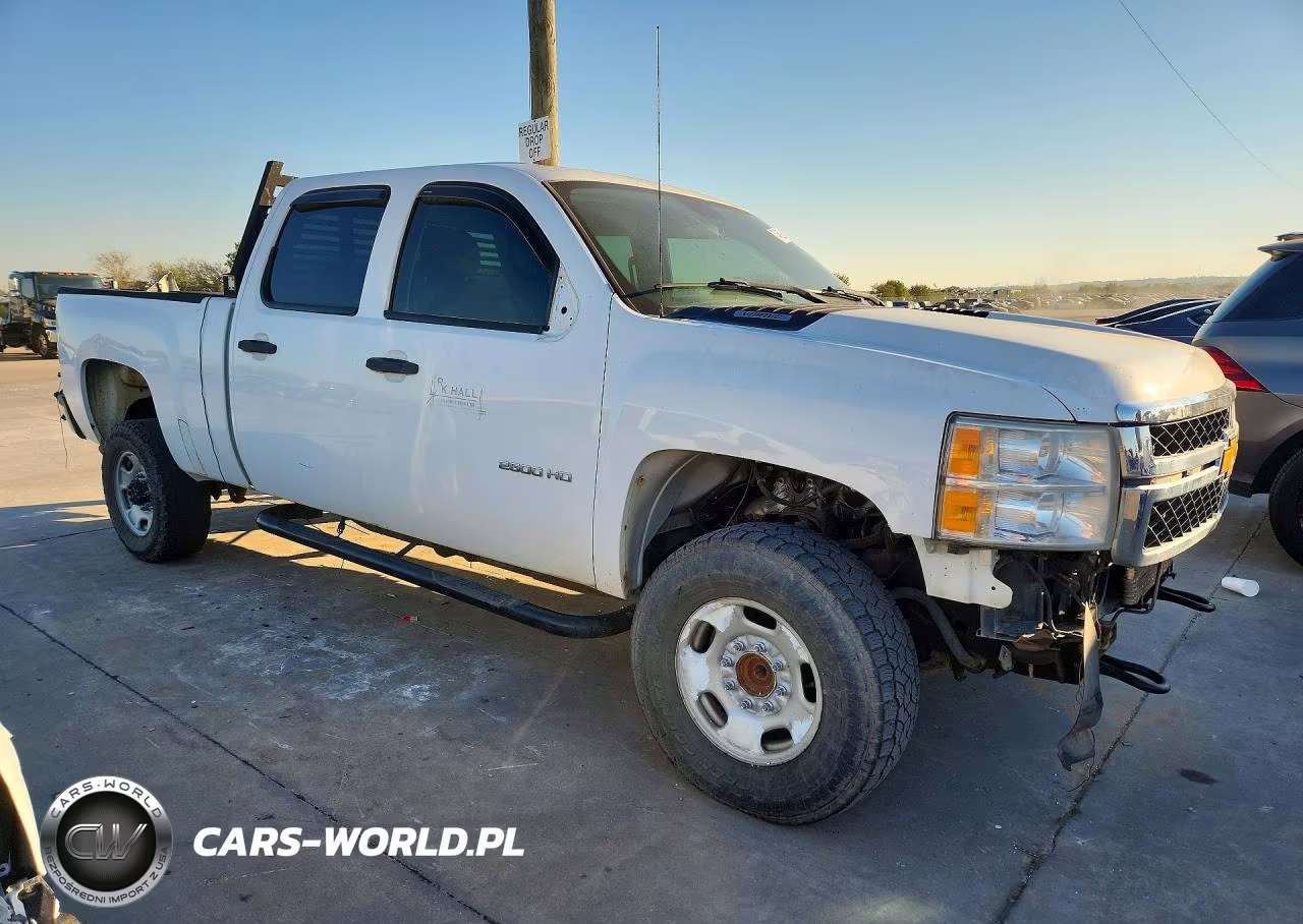 2014 Chevrolet Silverado C2500 Heavy Duty VIN:1GC1CVCG5EF180372 - 4