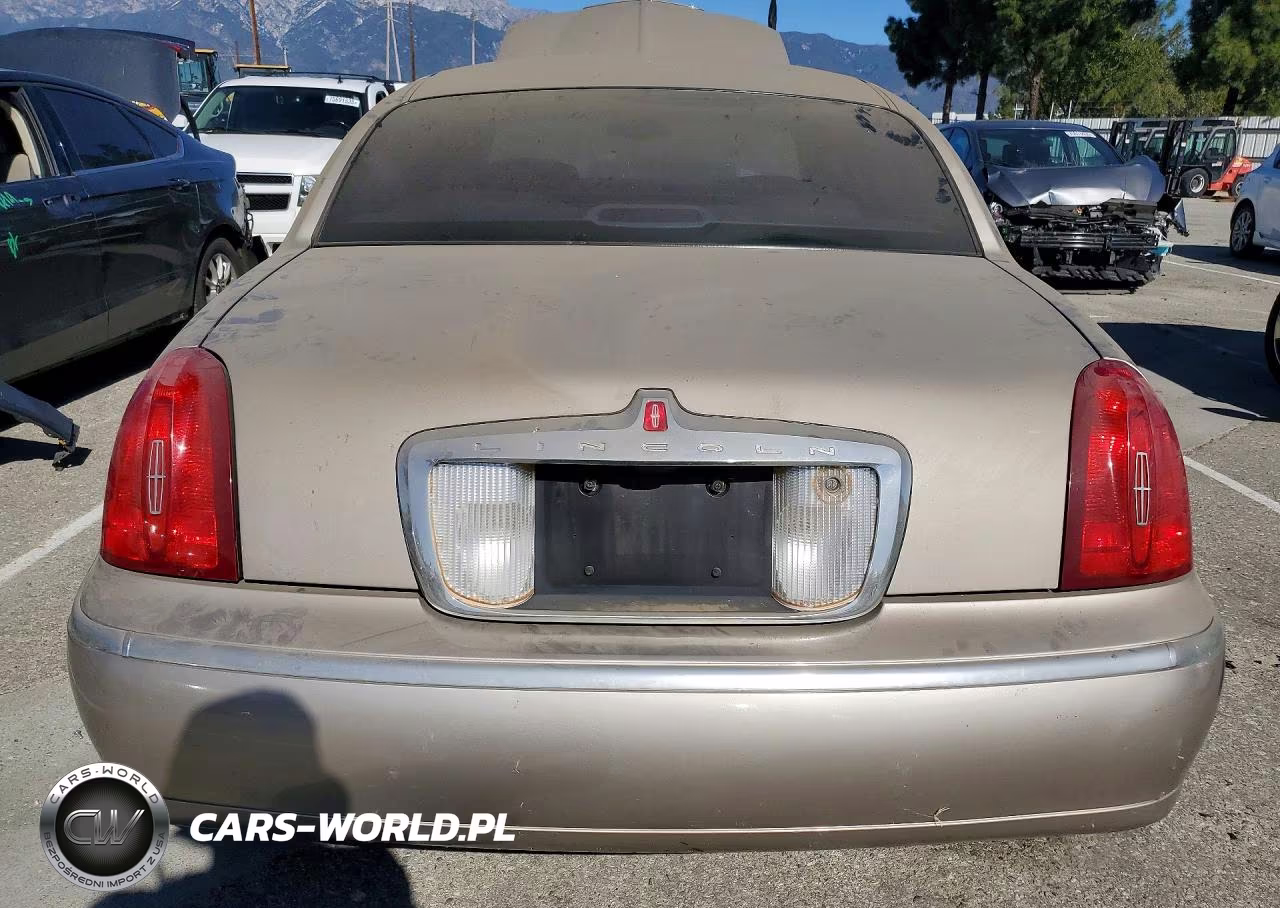 2000 Lincoln Town Car Executive VIN:1LNHM81W1YY940308 - 6