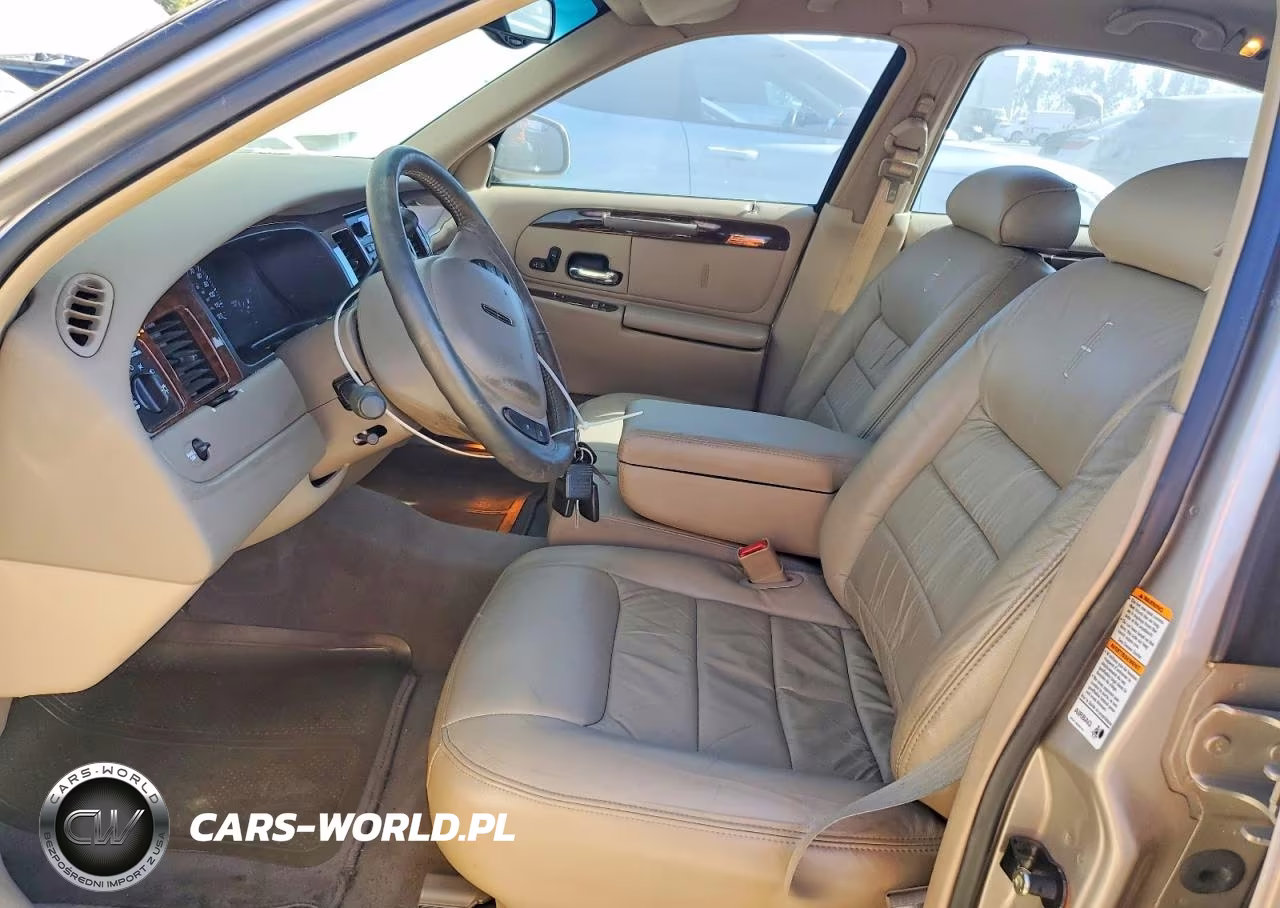 2000 Lincoln Town Car Executive VIN:1LNHM81W1YY940308 - 7