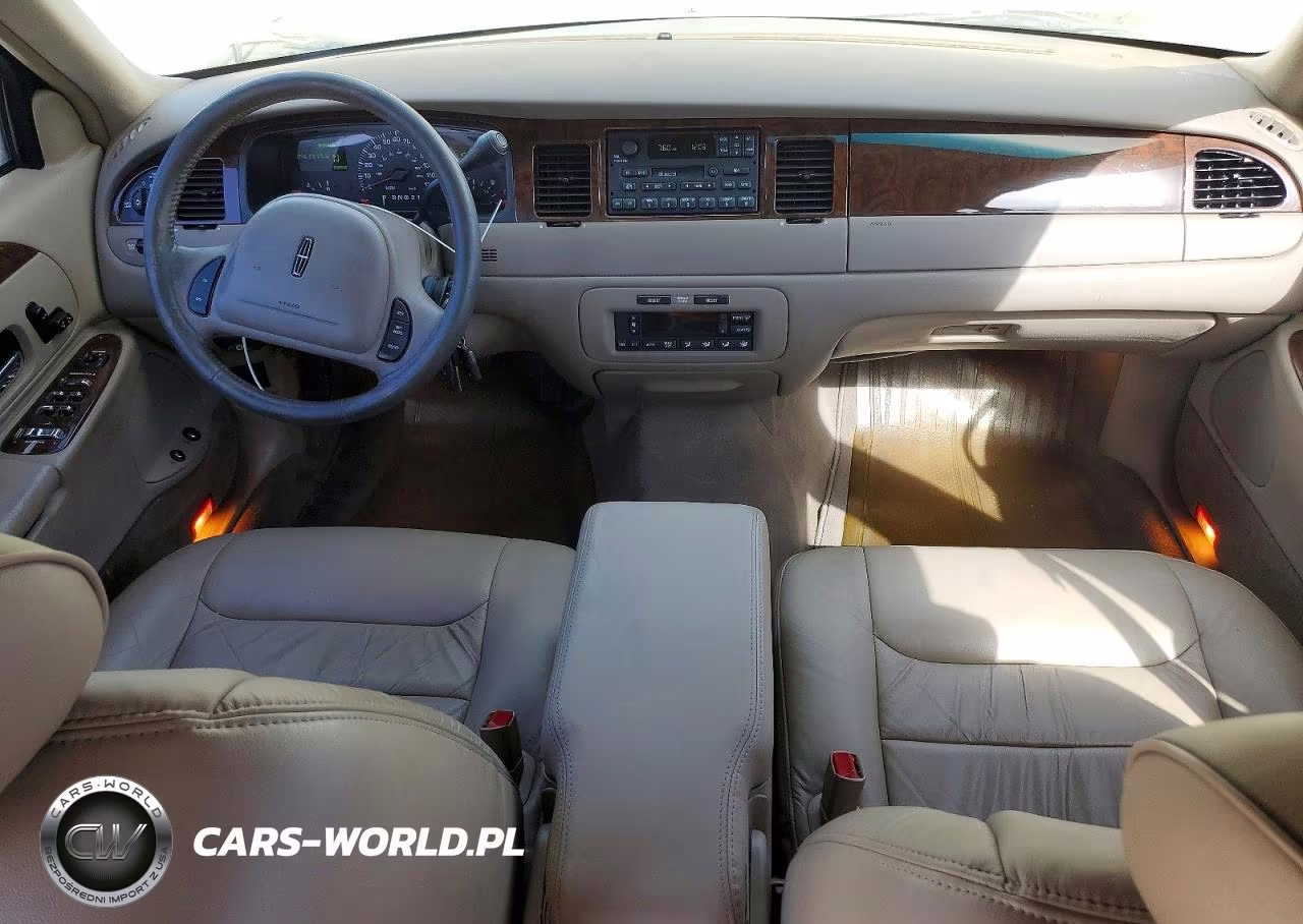 2000 Lincoln Town Car Executive VIN:1LNHM81W1YY940308 - 8