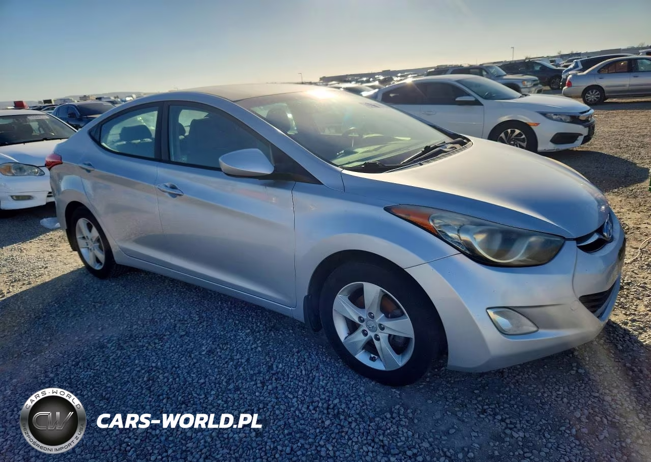 2013 Hyundai Elantra Gls VIN:KMHDH4AE3DU559290 - 4
