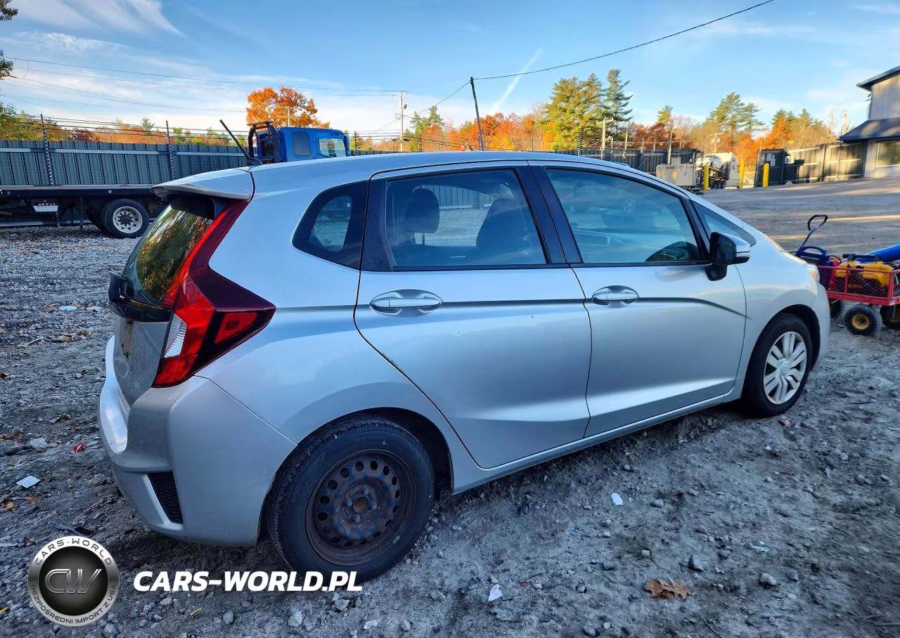 2015 Honda Fit Lx VIN:3HGGK5H53FM716355 - 3