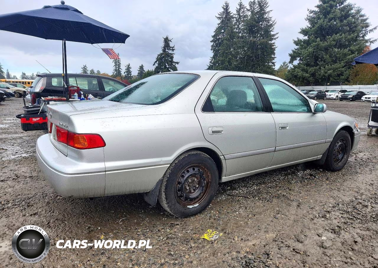 2000 Toyota Camry Le VIN:JT2BG22K3Y0415803 - 3