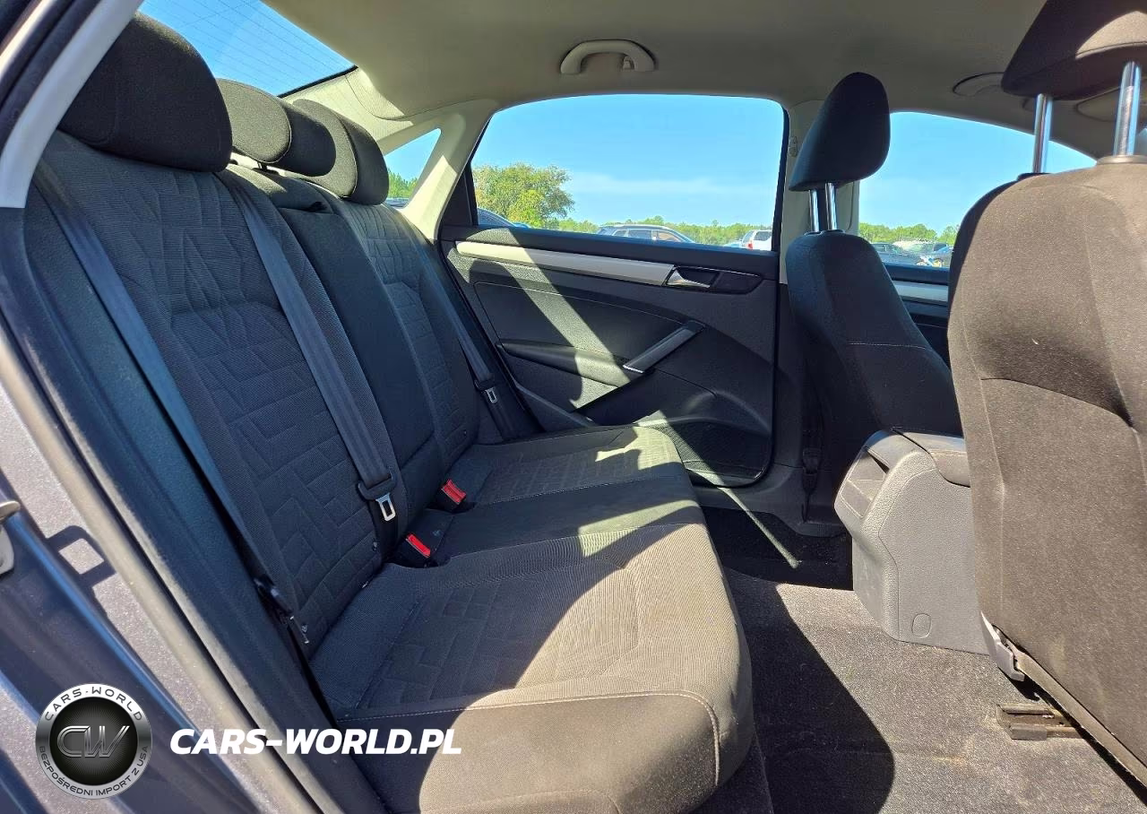 2021 Volkswagen Passat S VIN:1VWAA7A31MC011058 - 10