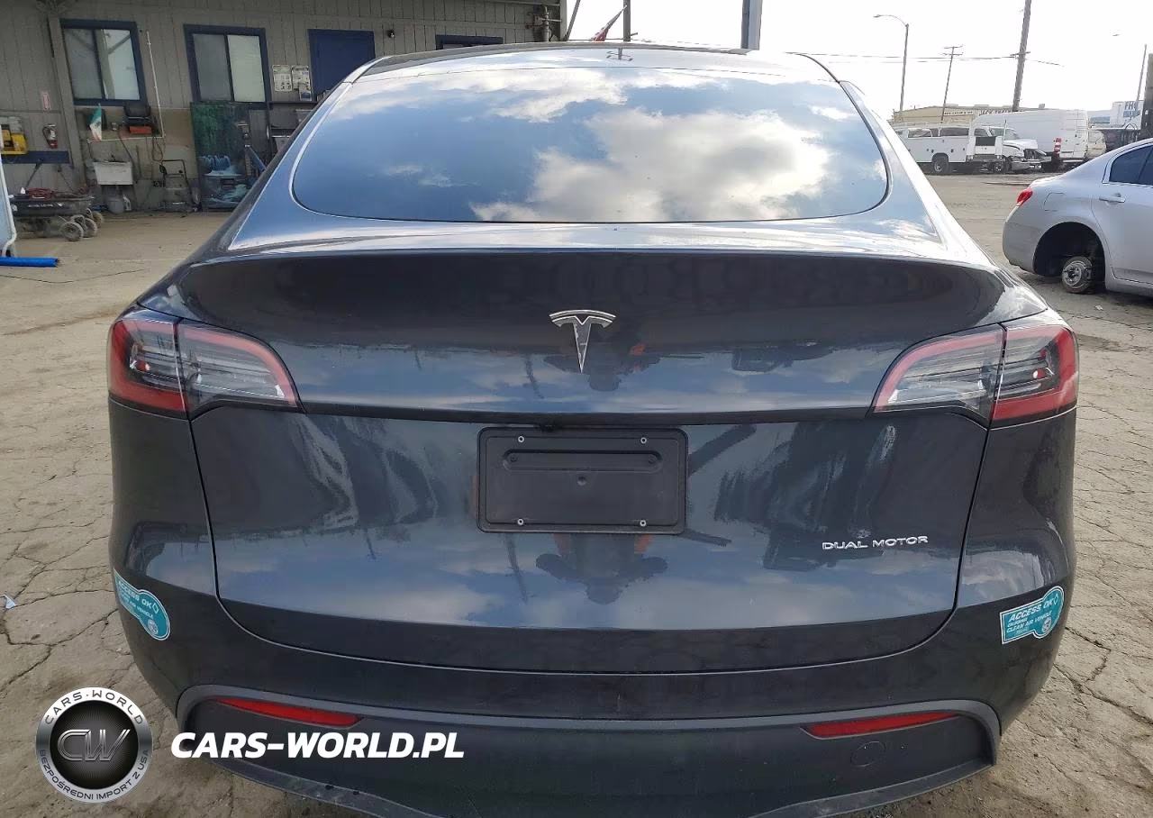 2025 Tesla Model Y VIN:7SAYGAEE1SF302445 - 6