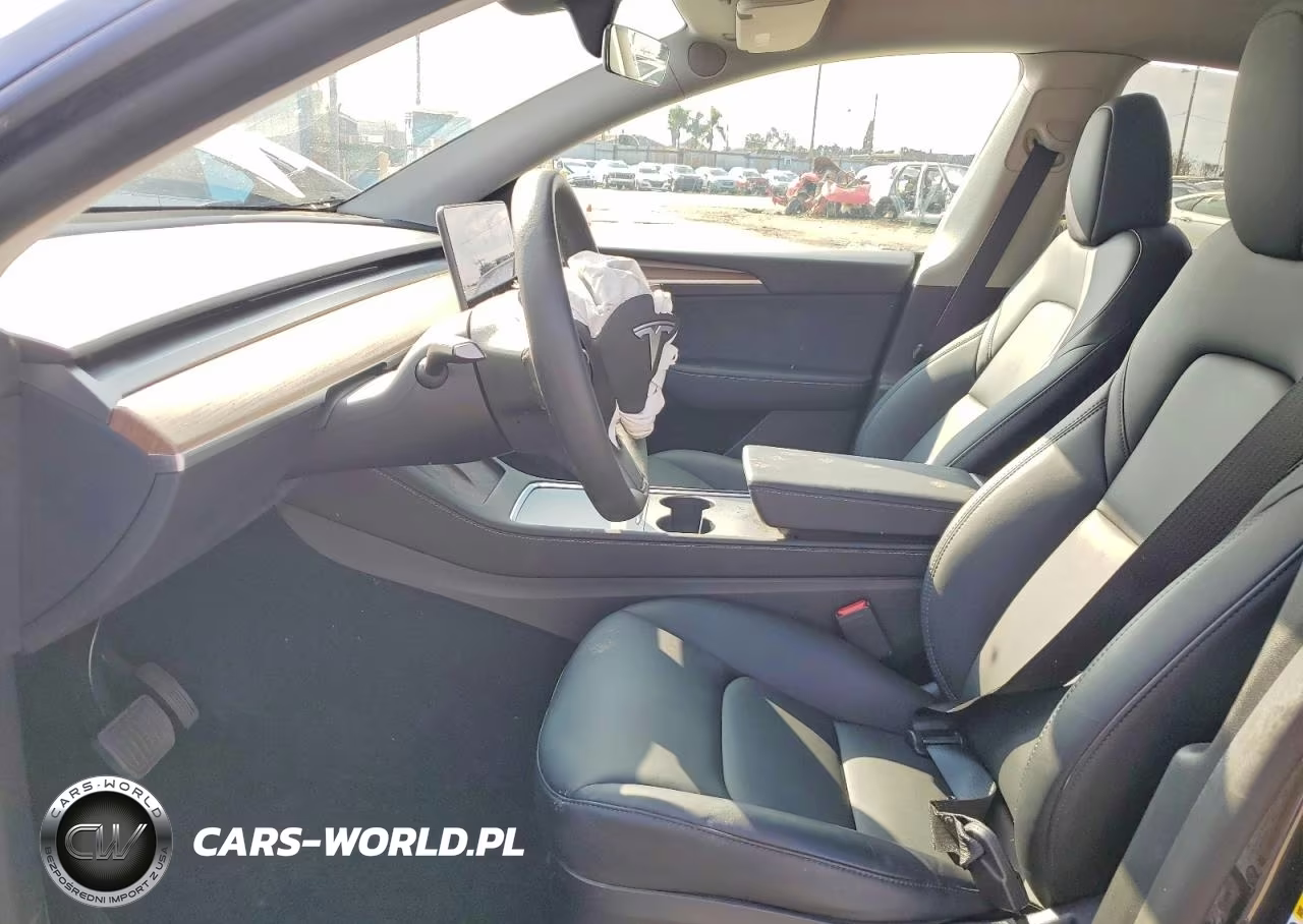 2025 Tesla Model Y VIN:7SAYGAEE1SF302445 - 7