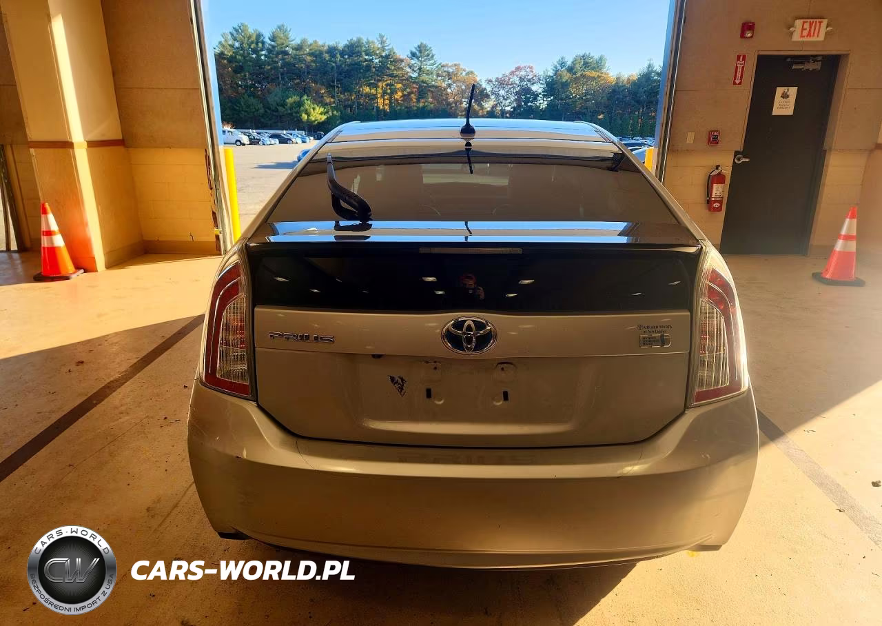 2015 Toyota Prius Three VIN:JTDKN3DU8F0419716 - 6