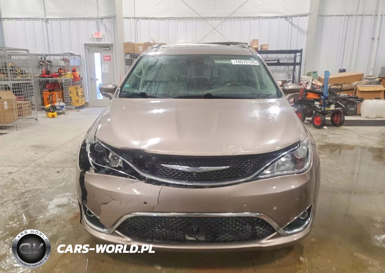 2017 Chrysler Pacifica Touring L Plus VIN:2C4RC1EG8HR669659 - 5