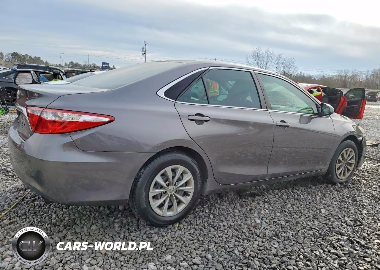 2016 Toyota Camry Le VIN:4T1BF1FK6GU161991 - 3