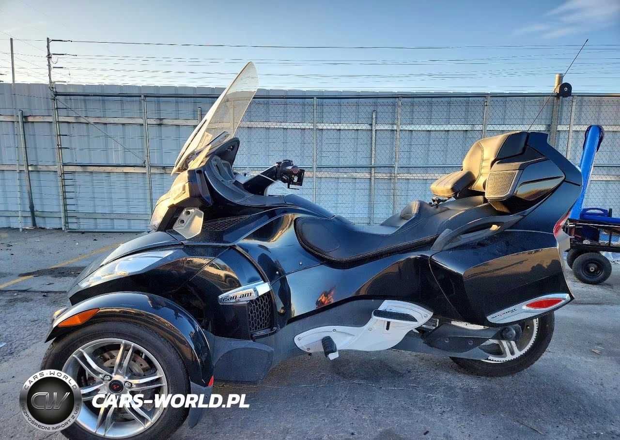 2010 Can-Am Spyder Roadster Rt VIN:2BXJBLC17AV000791 - 3