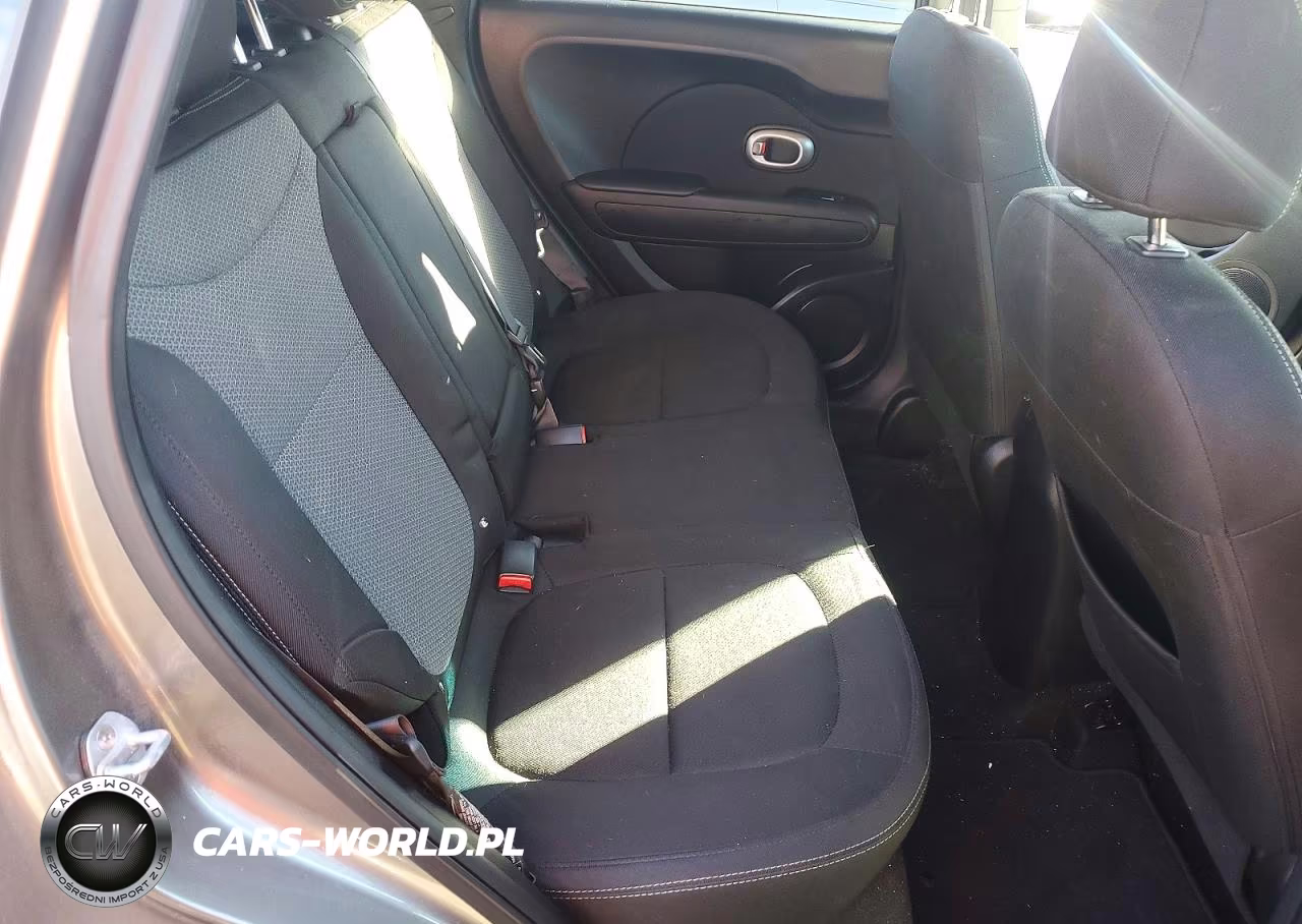 2018 Kia Soul + VIN:KNDJP3A57J7601023 - 10