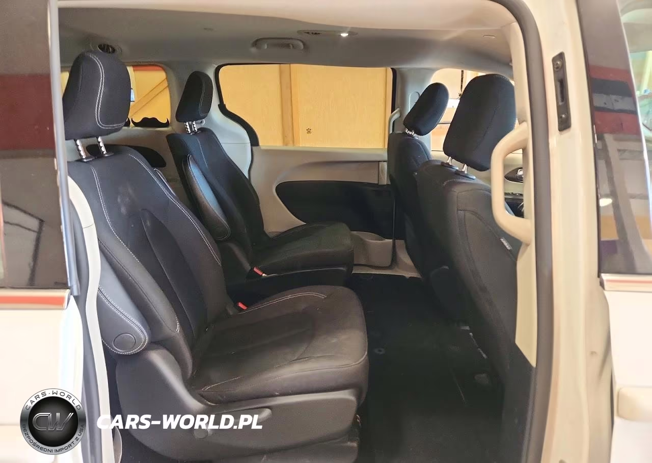 2020 Chrysler Voyager Lx VIN:2C4RC1CG1LR105928 - 11