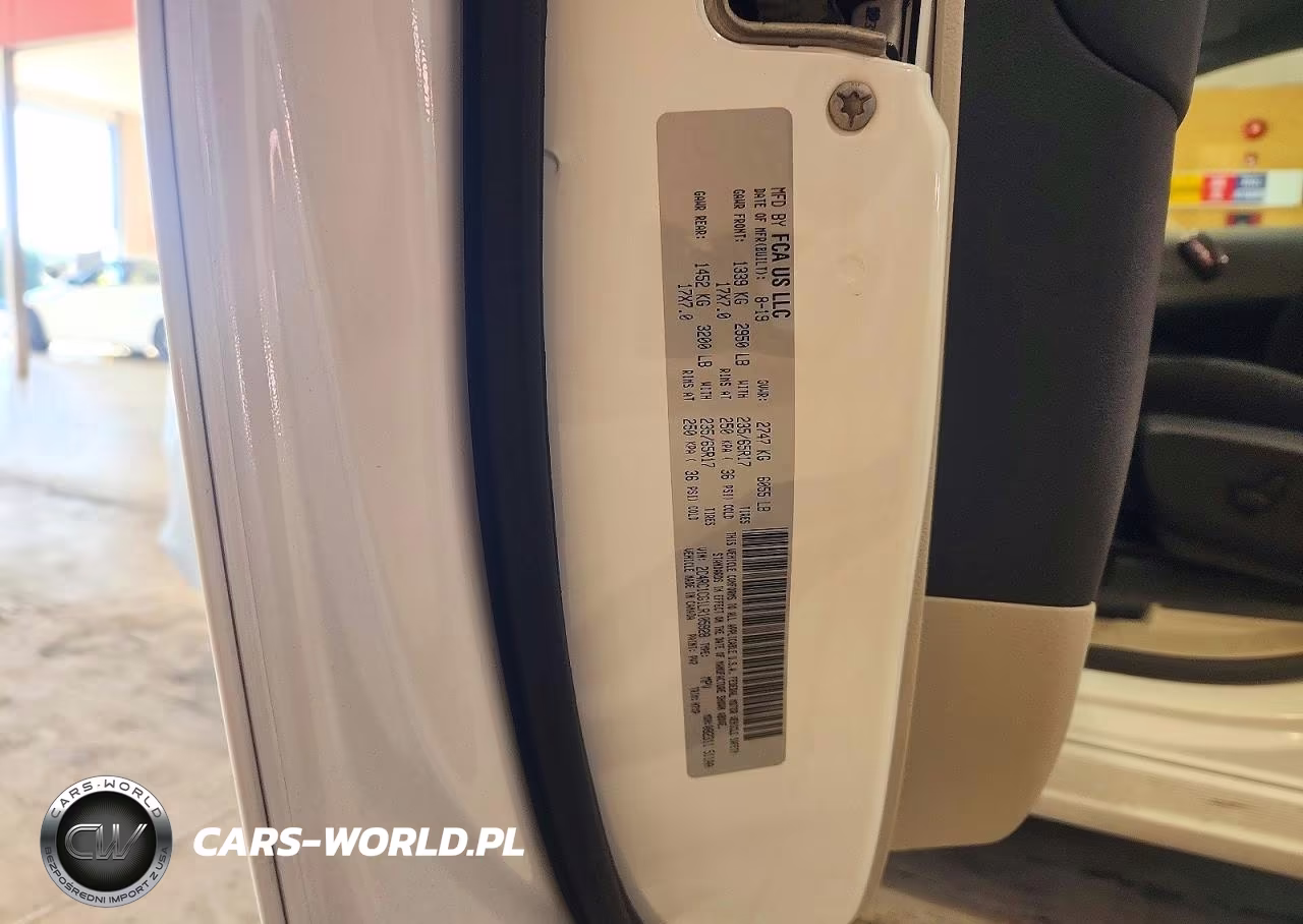 2020 Chrysler Voyager Lx VIN:2C4RC1CG1LR105928 - 13
