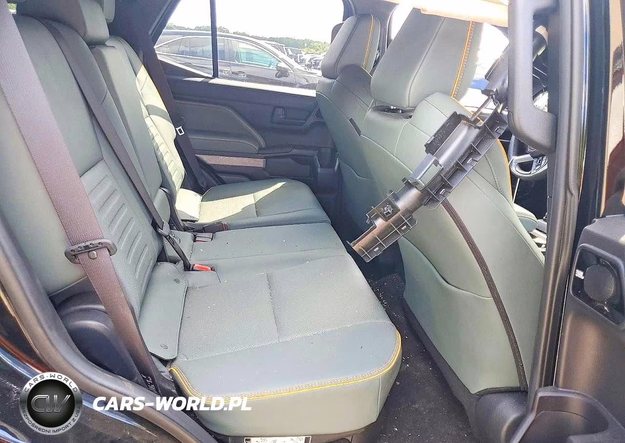 2025 Toyota 4Runner Hybrid Trailhunter VIN:JTEVB5BR5S5017015 - 10