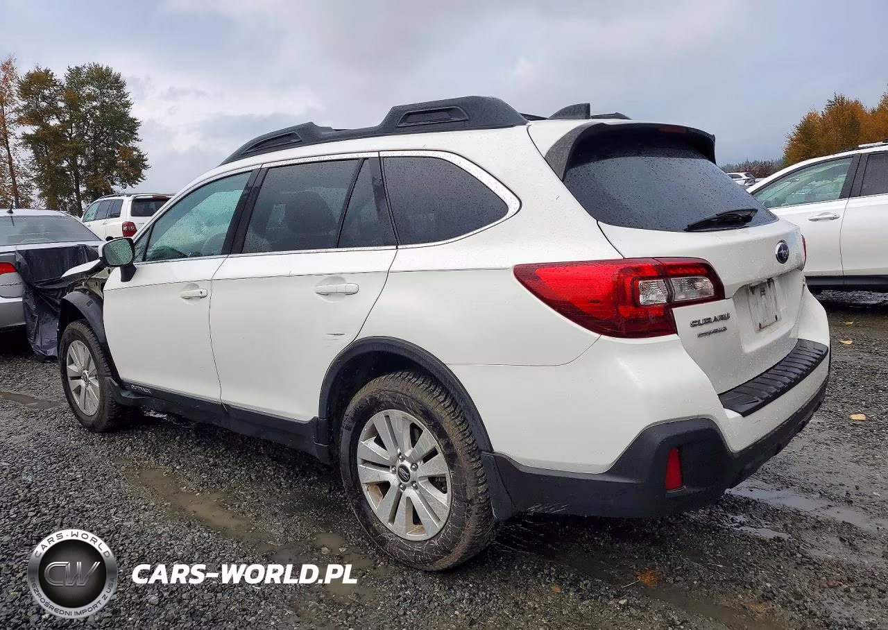 2018 Subaru Outback 2.5I Premium VIN:4S4BSACC4J3383404 - 2