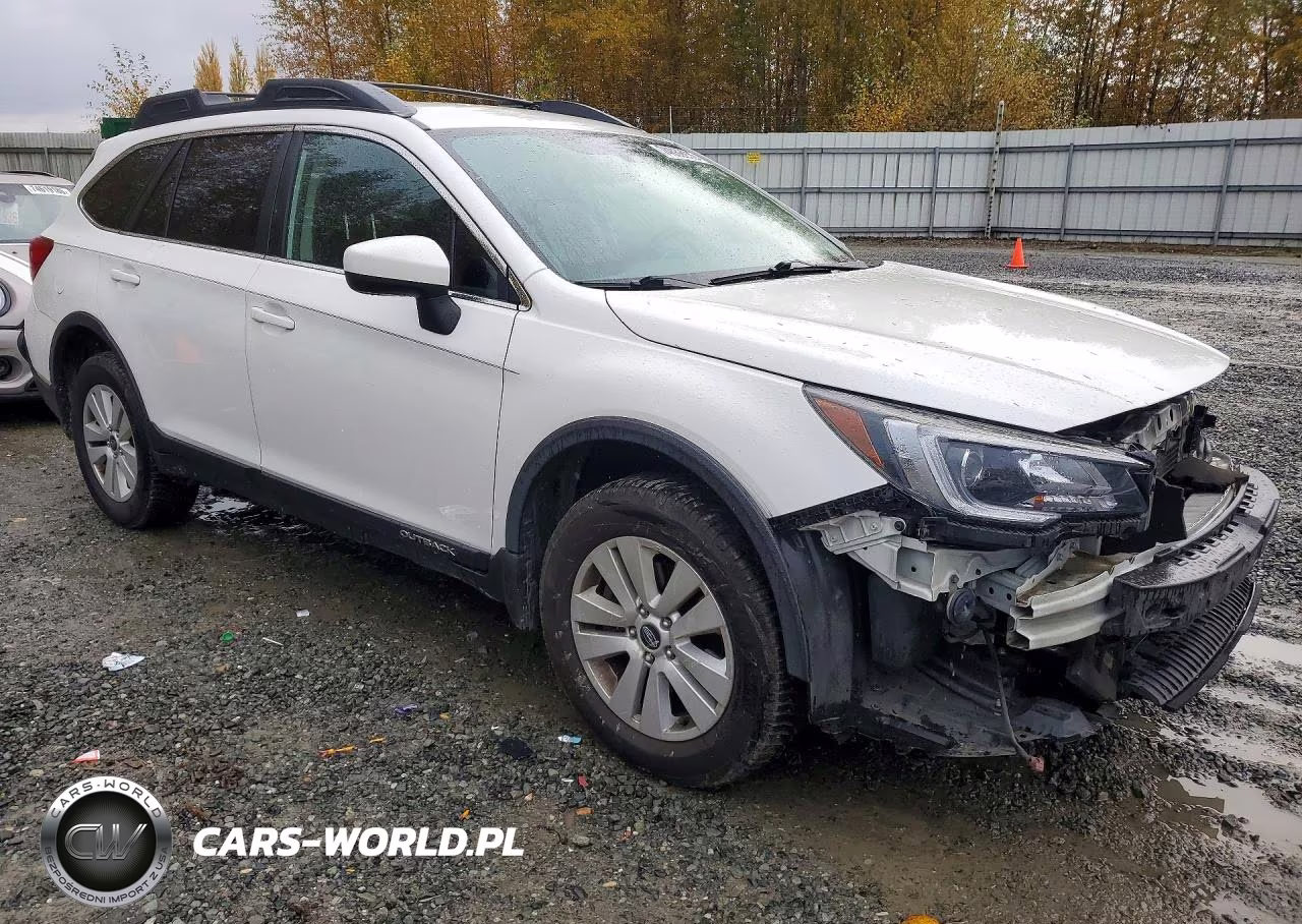 2018 Subaru Outback 2.5I Premium VIN:4S4BSACC4J3383404 - 4