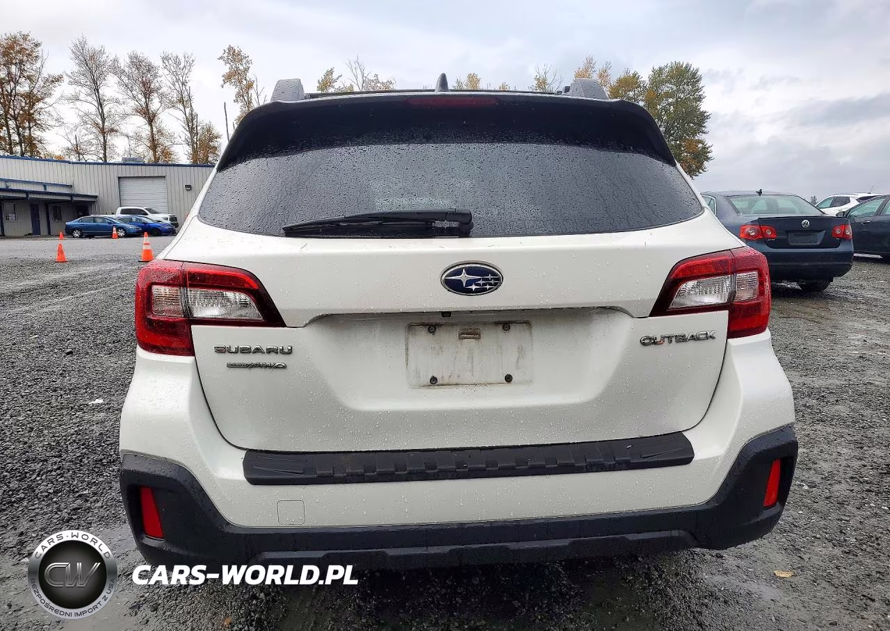 2018 Subaru Outback 2.5I Premium VIN:4S4BSACC4J3383404 - 6
