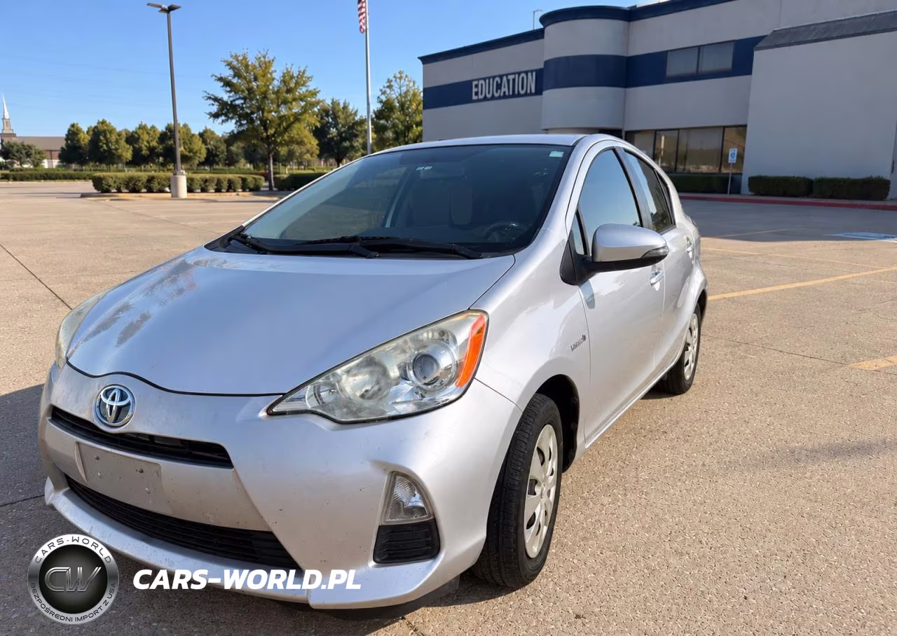 2014 Toyota Prius C One VIN:JTDKDTB33E1074701 - 2