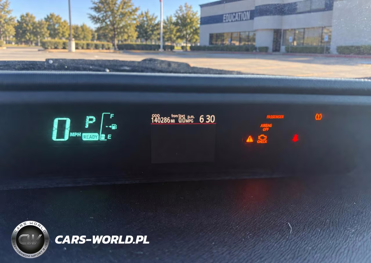 2014 Toyota Prius C One VIN:JTDKDTB33E1074701 - 8