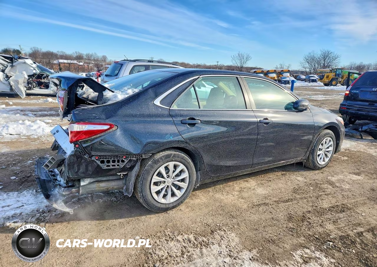 2017 Toyota Camry Le VIN:4T1BF1FK7HU705156 - 3