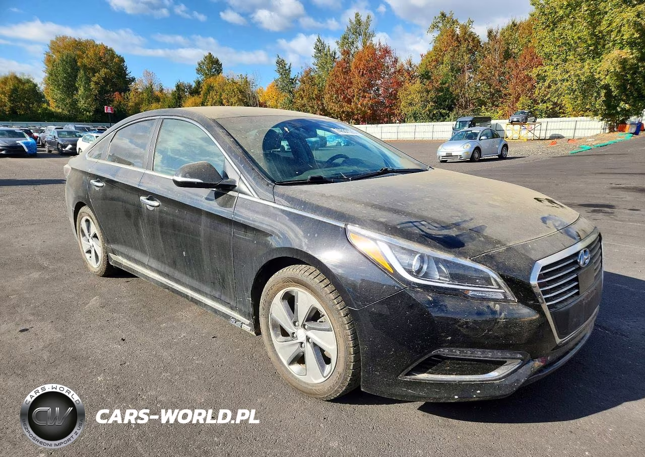 2017 Hyundai Sonata Plug-In Hybrid Limited VIN:KMHE54L24HA063230 - 4