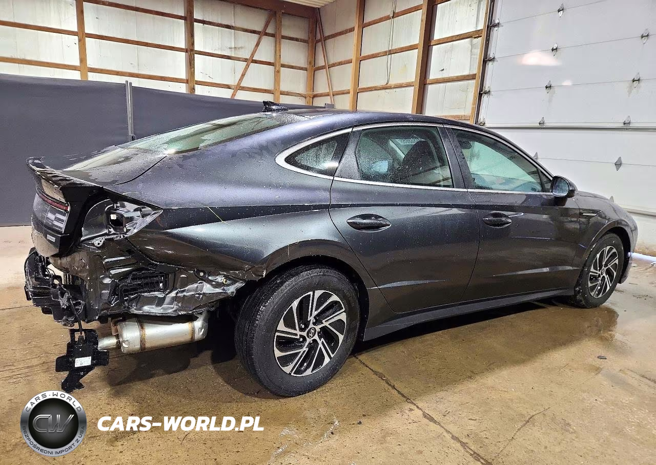 2026 Hyundai Sonata Hybrid Blue VIN:KMHL24JJ1TA168861 - 3