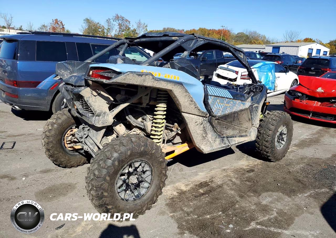 2025 Can-Am Maverick X3 Utility Vehicle VIN:3JBVGAV42SE000940 - 4