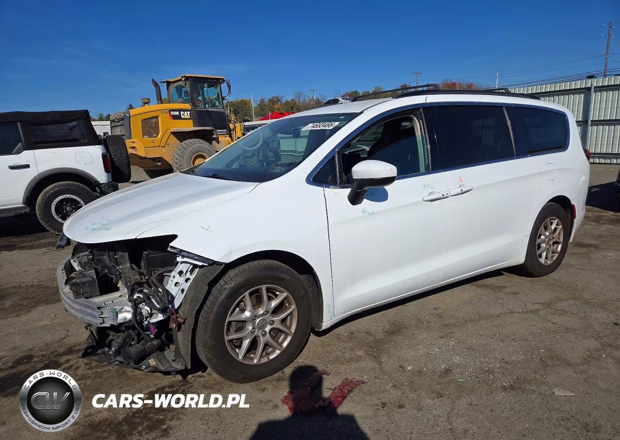 2020 Chrysler Voyager Lxi VIN:2C4RC1DG4LR216620 - 1