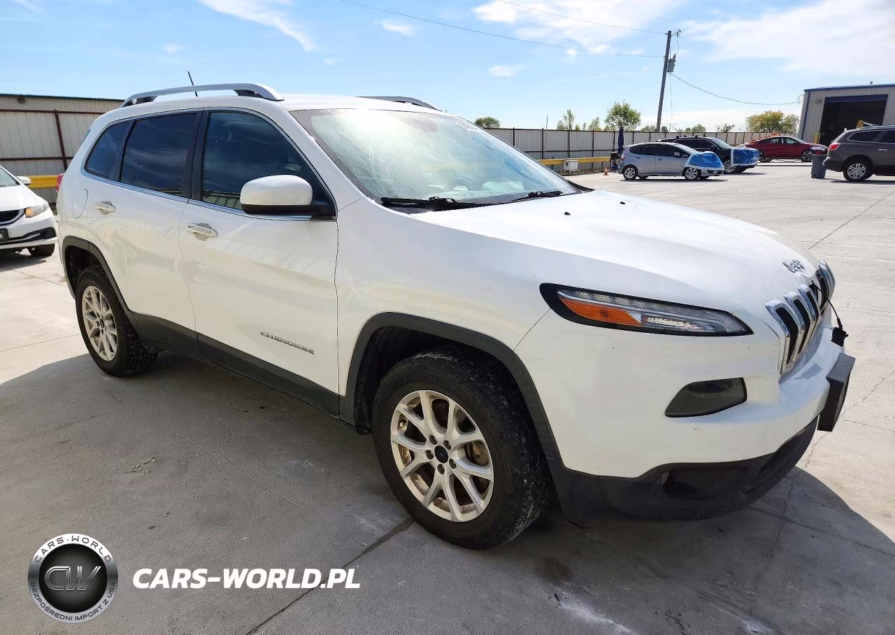 2018 Jeep Cherokee Latitude Plus VIN:1C4PJMLX8JD577980 - 4