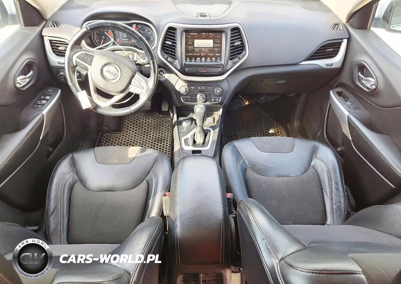 2018 Jeep Cherokee Latitude Plus VIN:1C4PJMLX8JD577980 - 8