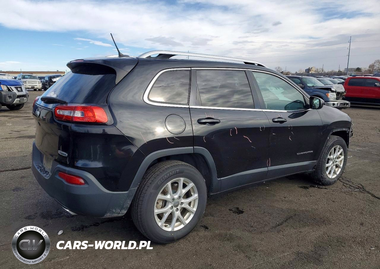2015 Jeep Cherokee Latitude VIN:1C4PJMCS7FW523912 - 3