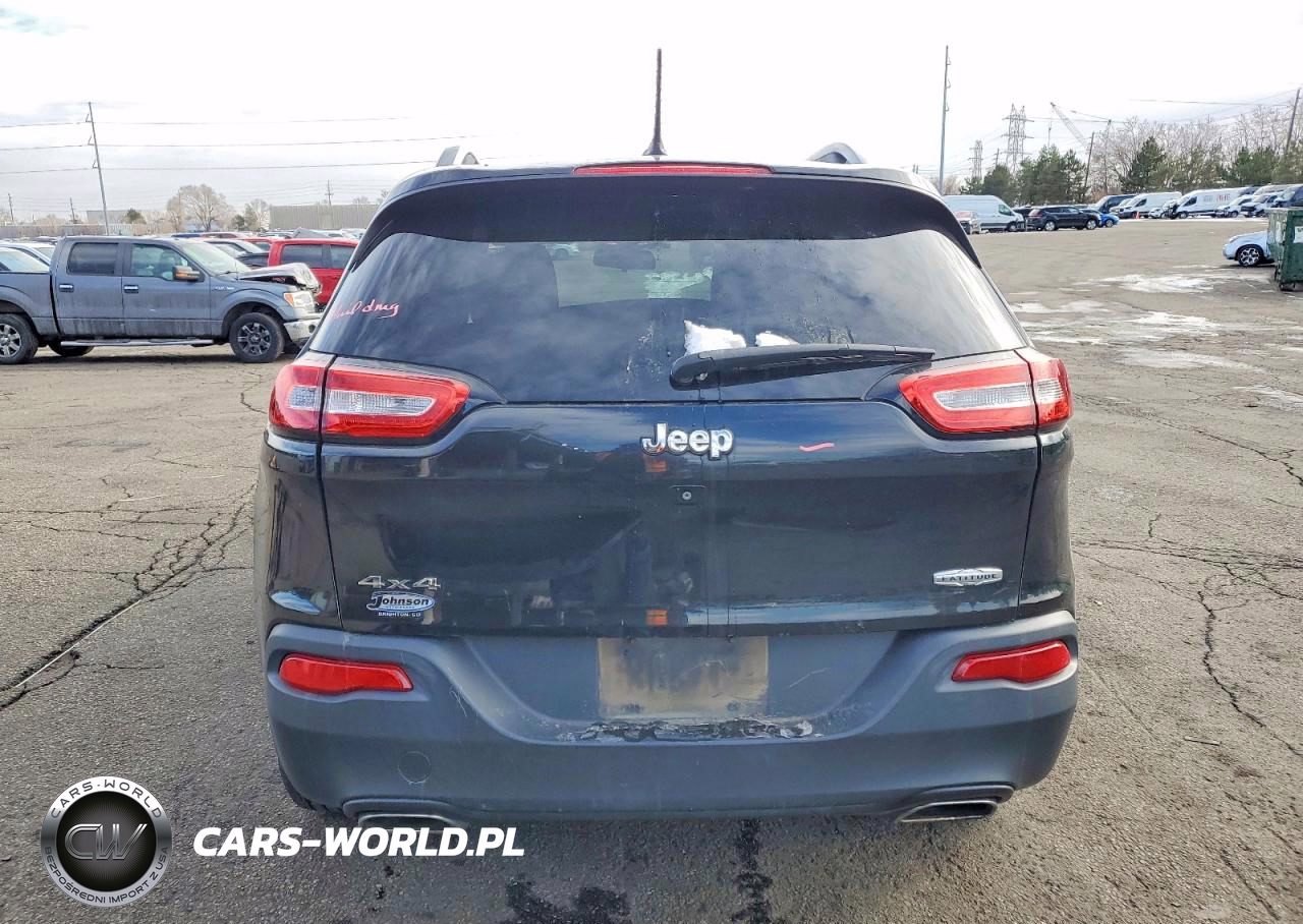 2015 Jeep Cherokee Latitude VIN:1C4PJMCS7FW523912 - 6