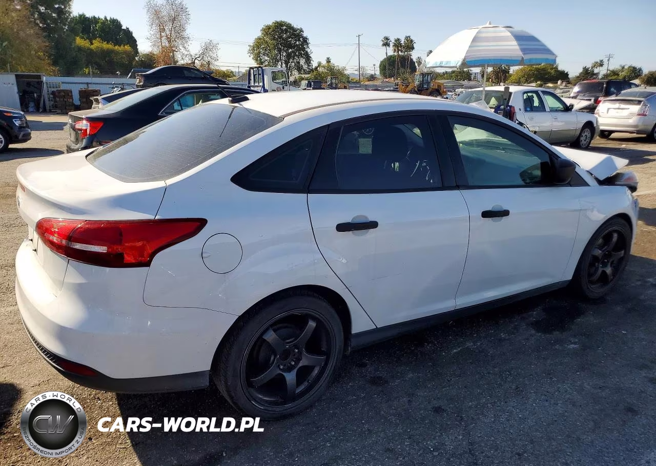 2017 Ford Focus S VIN:1FADP3E22HL348181 - 3