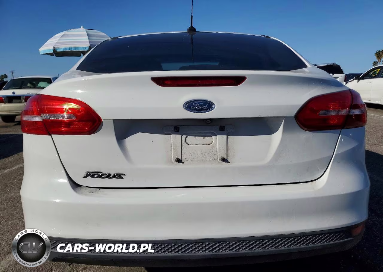 2017 Ford Focus S VIN:1FADP3E22HL348181 - 6