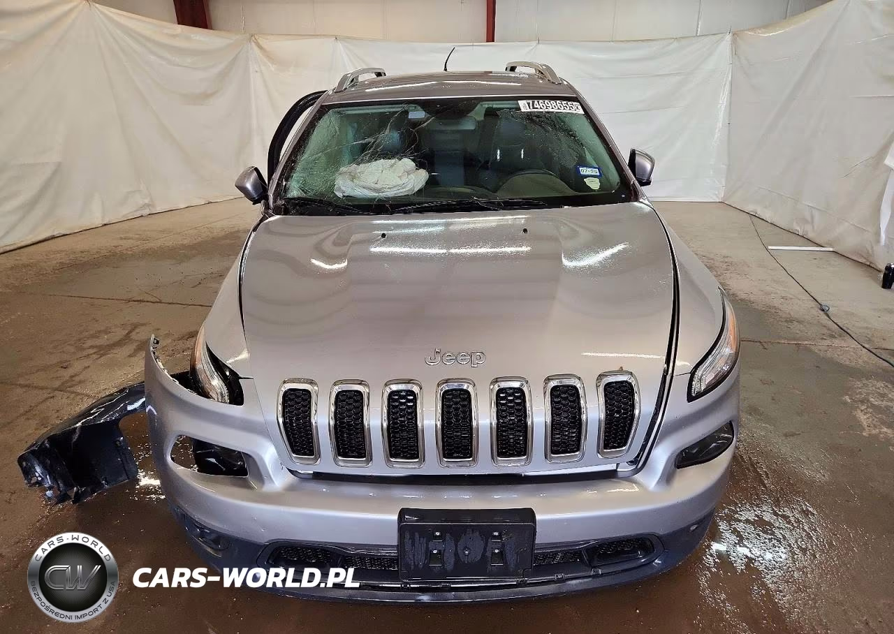2018 Jeep Cherokee Latitude Plus VIN:1C4PJLLB3JD533769 - 5