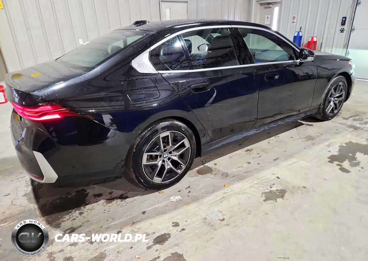 2027 BMW 530 I VIN:WBA43FJ08VCY07511 - 3