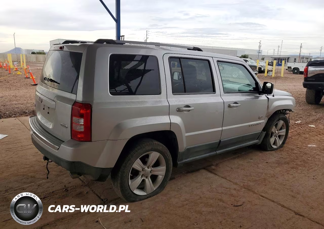 2011 Jeep Patriot Latitude VIN:1J4NT4GB6BD182417 - 3