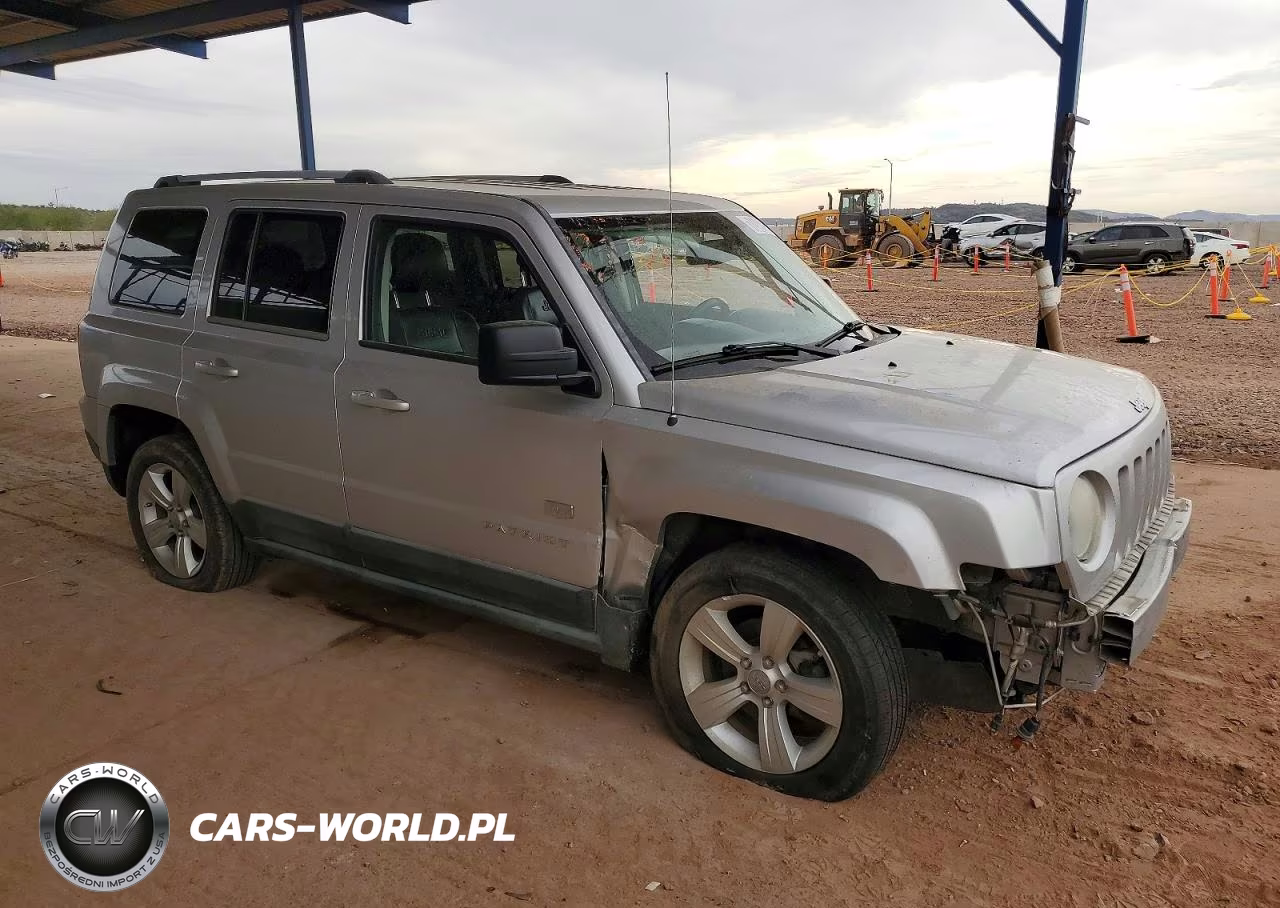 2011 Jeep Patriot Latitude VIN:1J4NT4GB6BD182417 - 4