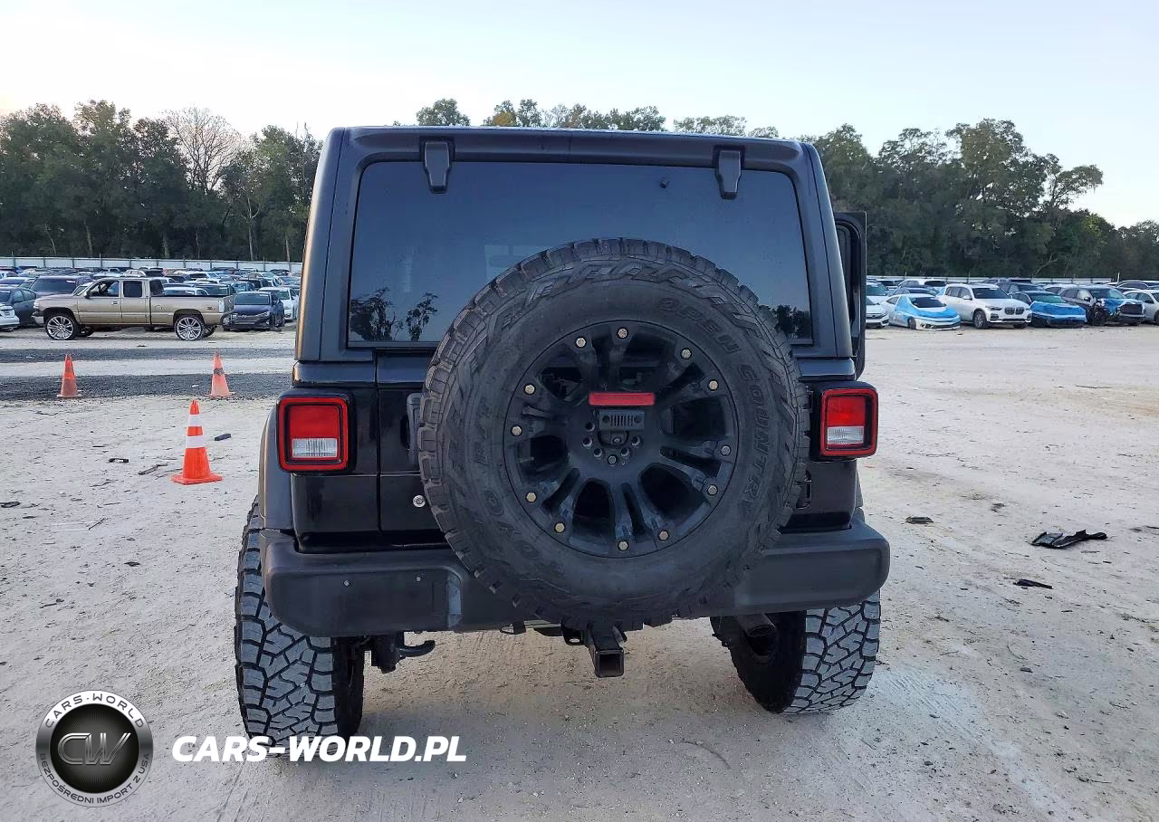 2018 Jeep Wrangler Unlimited Sport VIN:1C4HJXDG9JW320903 - 6