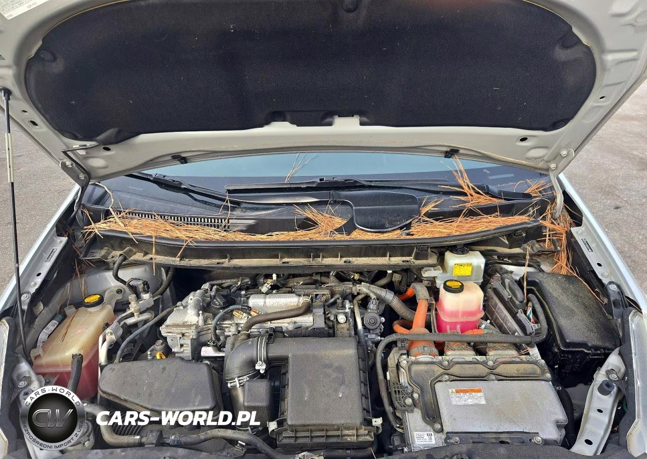 2012 Toyota Prius V Two VIN:JTDZN3EU6C3032850 - 11