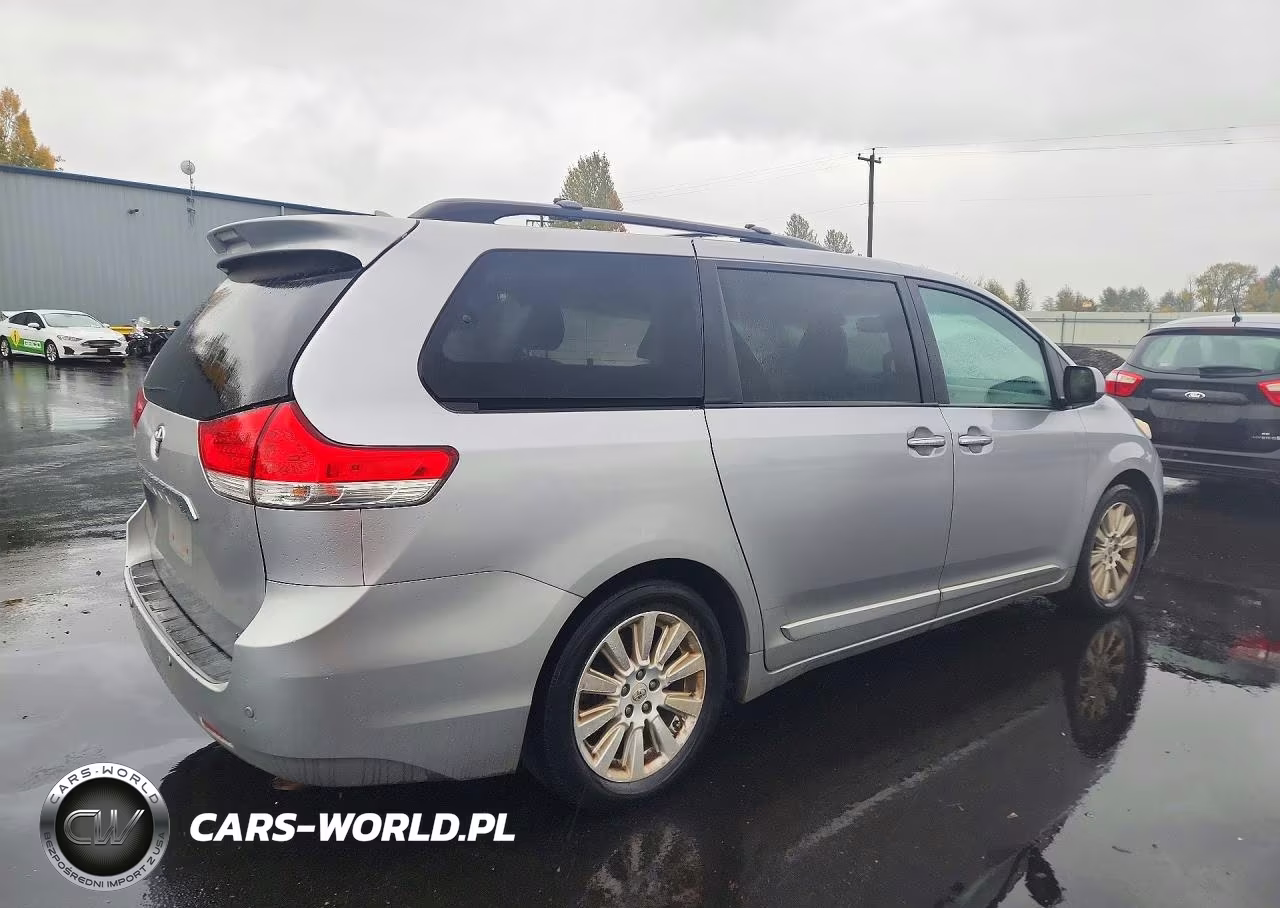 2011 Toyota Sienna Limited 7-Passenger VIN:5TDYK3DCXBS161703 - 3